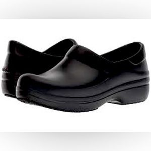 Crocs-Women’s Neria Pro II Clog size 9 worn only once.